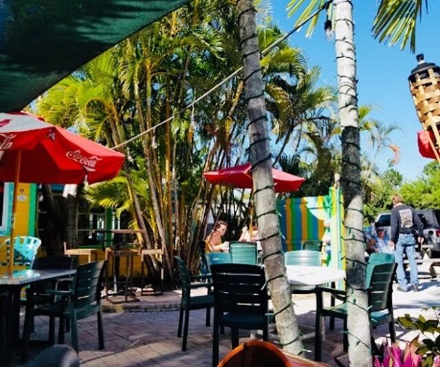 Our patio is ready for you this weekend! Come enjoy the beautiful weather at Mangrove Mama’s ☀️open for dining and carryout! #floridakeys